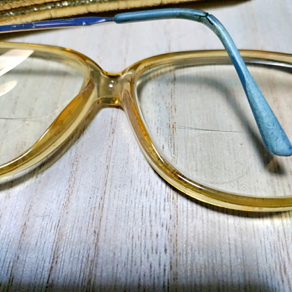 Vintage Gucci Eyeglass frames Small Crack - Picture 4 of 7